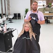 Things to do near space hair salon and bar. Hairdresser Who Developed 119 Hair Dye Kits For Clients During Coronavirus Lockdown Is Slammed Daily Mail Online