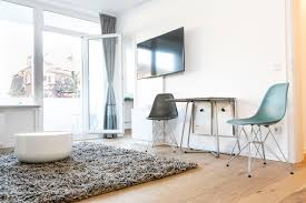 Auf unseren serviceseiten informieren wir sie über die vielfältigen aufgaben und angebote des amtes für wohnungswesen rund um das thema wohnen. 500 Ferienwohnungen In Dusseldorf Wohnungen Und Hauser Airbnb