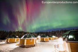 Der preis kann je nach anzahl der gäste variieren. Foto Arktische Glasiglus Und Nordlichter In Rovaniemi In Finnisch Lappland