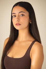 Anisa Harris's Instagram, Twitter & Facebook