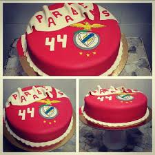 Our personalised & bespoke birthday cakes always cause jaws to drop. Glorioso Slb App On Twitter S L B Benfica Birthday Cake Cafevilaamore Cakedesigner Benfica Slb Slbenfica Boloaniversario Bolobenfica Https T Co Hunqtejnwm