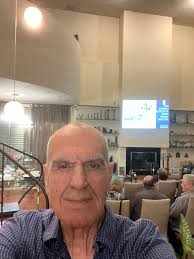 הכי קרוב שיש לכתיבת מאמר ברמה אקדמית כולל הערות שוליים: גוגל השיקו לפני  כחודש מודל gemini pro with deep research שזמין למנויי הפרו. אתמול בלילה  ניסיתי אותו וזה הדבר הכי קרוב שיש