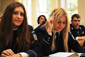 Prin tradiție, la încheierea studiilor, studenții prezintă o lucrare de licență. Admiterea La Academia De PoliÅ£ie Alexandru Ioan Cuza Cate Locuri Sunt Scoase La Concurs Bacau Net