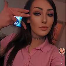 Chat with Scarlett Stone