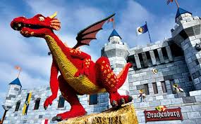 Willkommen auf der offiziellen fanpage des legoland® deutschland resorts! Legoland Gunzburg Alles Drache In Der Burg Tophotel De