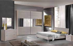 Tanti modelli e varianti colori, offerte e occasioni. Camera Da Letto Royal Topline Camere Olmo Topline Letti Letto Con Giroletto Topline Camere Opzioni Specchio Centrale Armadio