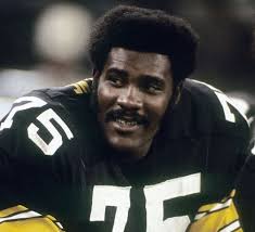 Ozark County linemen 1973 Bottom left Carl Hunt Back row in the middle Pete  Klineman. Can someone identify the others?