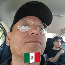 El actor mexicano de 15 años cuenta como fue su experiencia como  coprotagonista de la nueva película dirigida y protagonizada por Clint  Eastwood: "No es el típico macho". Y reconoce que cambió