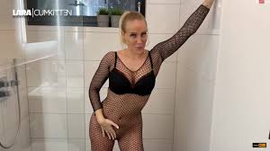 Lara CumKitten piss 14 - CamWhores