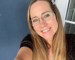 Tracy Dearing's Instagram, Twitter & Facebook