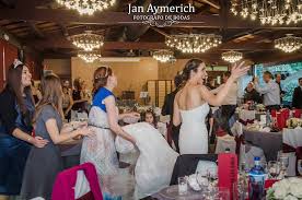 Se distribuye en dos plantas, que en total cuentan con cuatro. Jan Aymerich Las Fotos De Tu Boda Desde 650 Boda De Marina David La Porxada De Can Sidro