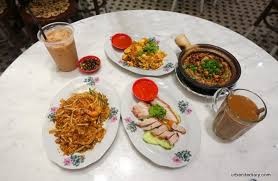 The best of malaysian food all under one roof! Malaysia Boleh Food Court Four Seasons Place Kl Sassy Urbanite S Diary