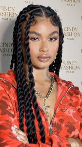 🥰 Clique sur le lien en BIO pour prendre Rendez-vous avec une experte qui  a +20 ans d’expériences et qui saura révéler votre beauté cachée à travers  une coupe faite sur mesure.