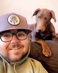 Carl Arns's Instagram, Twitter & Facebook