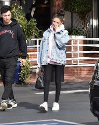 Madison Beer Rocks An Oversized Denim Jacket Denimology Outfits With Leggings Denim Jacket Women Jean Jacket Outfits