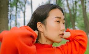 Iris Will's Instagram, Twitter & Facebook