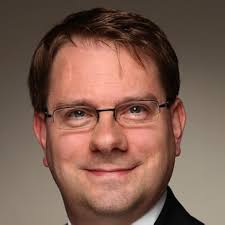 Der Junggeselle: Amazon.de: Chris O'Donell, Renée Zellweger, Hal Holbrook,  James Cromwell, Artie Lange, Edward Asner, Roi Copper Megrue, Clyde  Bruckman, Jean Havez, Joseph A. Mitchell, David A. Hughes, John Murphy,  Gary Sinyor,