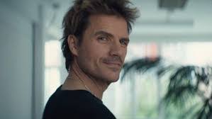 Dani Martin's Instagram, Twitter & Facebook