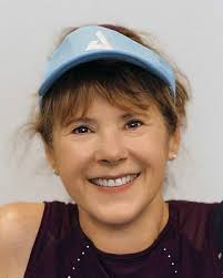 Keri Warren's Instagram, Twitter & Facebook