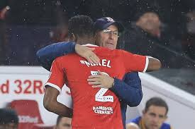 .ama sonra lyn klubune donunce manchester united a imza atan bu eleman imzadan bi süre sonra ortadan kaybolmustur.lyn klubu ise yaptıgı acıklamada john obi mikelin chelsea ile anlasmasını isteyen. How Mikel Obi And Boro Teammates Escaped Plane Crash Latest Sports News In Nigeria