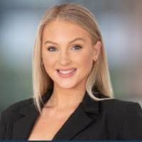 Emily Winn's Instagram, Twitter & Facebook