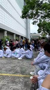 It is dedicated to fully showing the stage performance, vigour and persistence of youngsters of new times. M9jem8qojxgllm