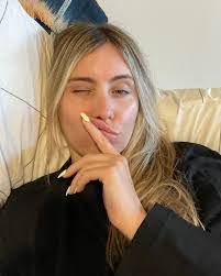 Shayla Arden's Instagram, Twitter & Facebook