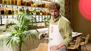 Acompáñanos en búsqueda del mejor cocinero amateur del país. Ivan Massague Expulsado De Masterchef Celebrity Por Su Involucion En La Cocina