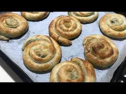 benim en sevdigim boreklerin basinda dolama borekler gelir bugun hep birlikte ispanakli ve peynirli dolama borek yapiyoruz dolama borek tari gida yemek gurme