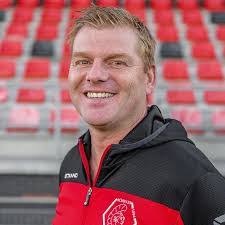 Rene Mast's Instagram, Twitter & Facebook