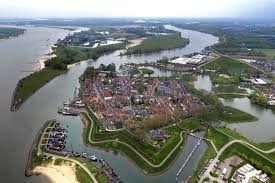 See full list on nl.wikipedia.org Gorinchem Nieuwpoort En Woudrichem Strijden Om Titel Mooiste Vestingstad Van Nederland Foto Ad Nl