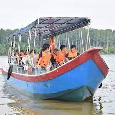 Kuala sepetang eco track operates in matang mangrove forest which boasts 28 true mangrove species and 13 associate species, 19 mammals, 155 species of birds, 112 species of fishes, 3 species of stingrays, 50 species of crabs, 3 species of firefly and 20 species of prawns. Kuala Sepetang Eco Tourism Home Facebook