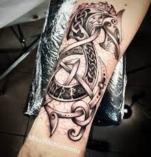 L Image Contient Peut Etre Une Personne Ou Plus Fenrir Tattoo Tatouage Viking Tatouage Avant Bras