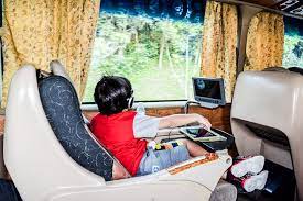 The average bus between singapore and kuala lumpur takes 5h 16m and the fastest bus takes 5h 15m. Travel From Kuala Lumpur To Singapore By Bus Or Train Nicerightnow