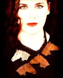 About — Scarlet Bennett