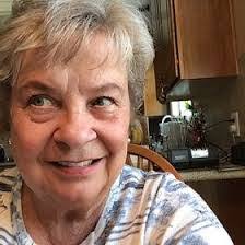 Laura Braswell's Instagram, Twitter & Facebook