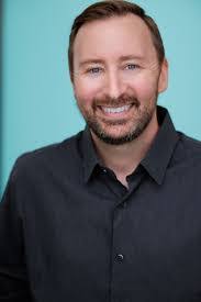 Kasey Bell's Instagram, Twitter & Facebook