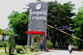 Harga tersebut belum termasuk biaya parkir kendaraan. Pantai Tanjung Lesung Wisata Murah Nan Eksotis