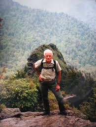 ÿþP a u l D i n w i d d i e ' s H i k i n g L o g