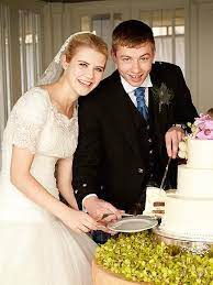 Happily Ever After Inside Elizabeth Smart S Hawaiian Wedding Celebrity Wedding Photos Celebrity Bride Celebrity Weddings