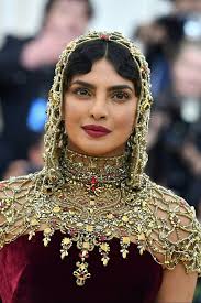 Priyanka Chopra S Stunning Met Gala Headpiece Deserves Your Full Undivided Attention Met Gala 2018 Met Gala Dresses Met Gala