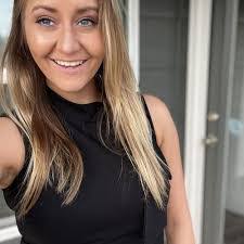 Desiree Gillespie's Instagram, Twitter & Facebook