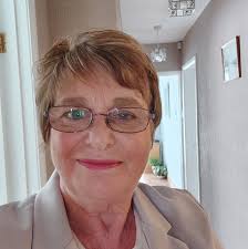 Hello everyone. Got a question? Do you solve each puzzle the same way? Ive  noticed that I have 3 key steps...sort, border, solve. These steps work for  all puzzles. However, ive also