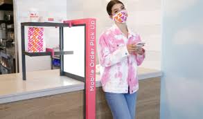 Step up and order the perfect dunkin' donuts drink. Charli D Amelio Sells Hundreds Of Thousands Of Signature Dunkin Drinks Triggers 57 Spike In App Downloads Tubefilter