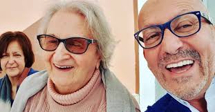 Cristina ferreira mostra imagens únicas de goucha a dançar fama luto há 1 hora. Manuel Luis Goucha Partilha Momentos Raros Em Familia Com A Mae E O Irmao Nacional Flash