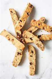 Orange cranberry biscotti is a perfect flavor combo and makes a delightful and delicious holiday gift! Aqkteiq65zozgm