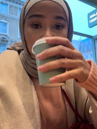 Happy Hadid! ❤️💕Swipe left to see my tudung yang paling cantik menawan  from @ameerazainiofficial and baju baru putih suci, sesucinya cinta mu from  @eldidha 😉