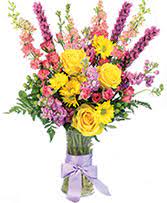 Order and send flowers to lubbock, tx. Red Carpet Bouquet Mixed Roses Mini Roses In Lubbock Tx Don S Flowers