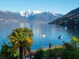 Il nostro lago è racchiuso all'interno di uno splendido territorio ricco di bellezze naturali ed artistiche: Freizeit Guide Der Lago Maggiore Der Varta Fuhrer