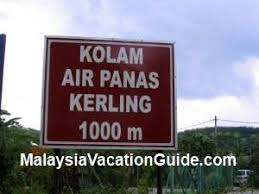 Selain itu keberadaan pohon yang mengelilingi. Kerling Hot Spring